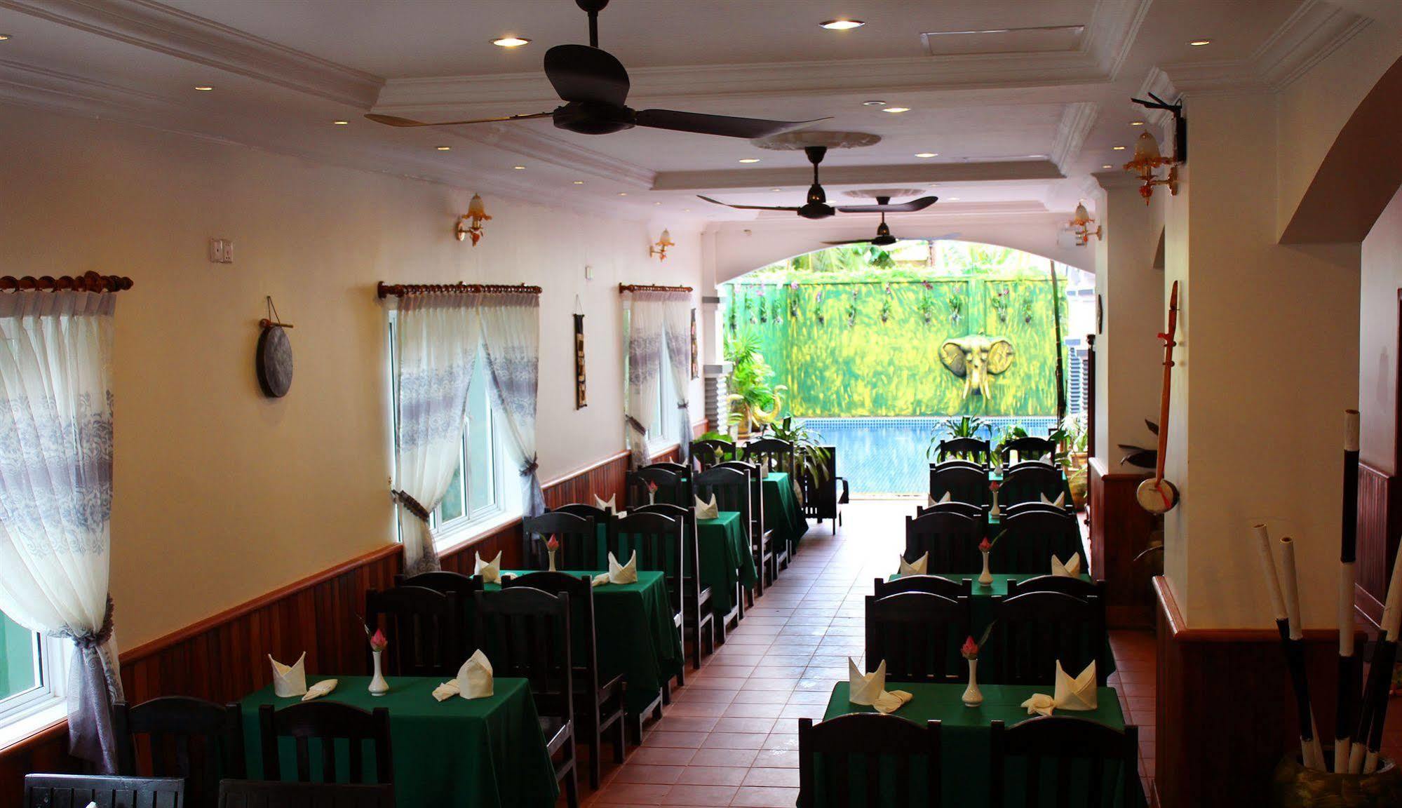 Parent Heritage Angkor Villa Siem Reap Buitenkant foto